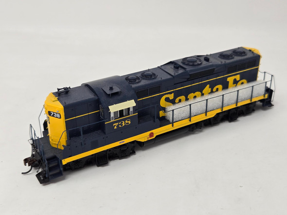 Pre-Owned: Athearn Genesis GP9 Phase II Locomotive (DC Silent) Atchison, Topeka and Santa Fe (ATSF) 738 - HO Scale