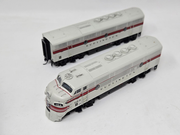 Pre-Owned: Broadway Limited EMD F3 A-B  (powered A-Unit unpowered B-Unit) (DCC and Sound Paragon 3 Chicago, Burlington & Quincy (CB&Q) 116A/116B - HO Scale