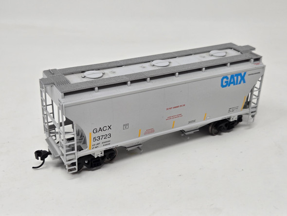 Pre-Owned: Walthers Mainline 39' Trinity 3281 2-Bay Covered Hopper GATX 53723 - HO Scale