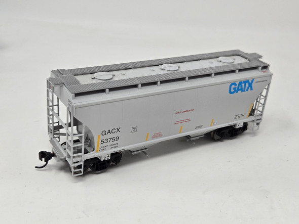 Pre-Owned: Walthers Mainline 39' Trinity 3281 2-Bay Covered Hopper GATX 53759 - HO Scale