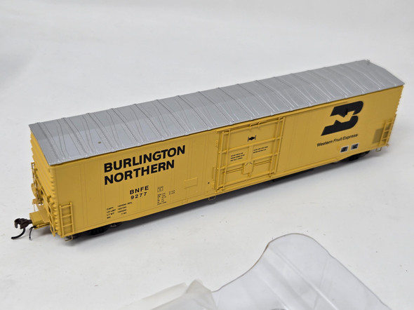Pre-Owned: Athearn Genesis 57' FGE Mechanical Reefer Burlington Northern (BNFE) 9277 - HO Scale