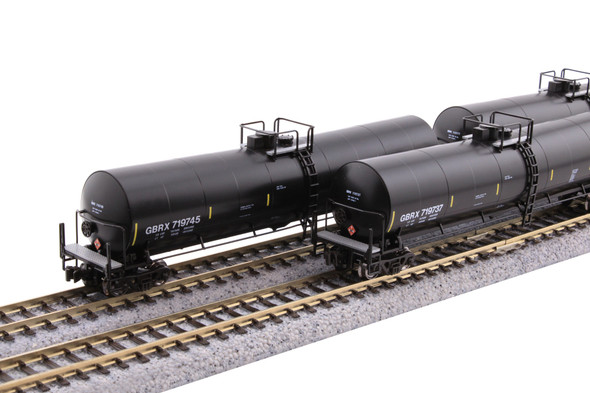 Kato 106-4801 - Greenbrier DOT 117 Tank Car (8 Car Set) Greenbrier Leasing (GBRX) Set A - N Scale