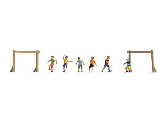 Noch 36817 - Children on the Soccer Field 6 Players, 2 Goals  - N Scale