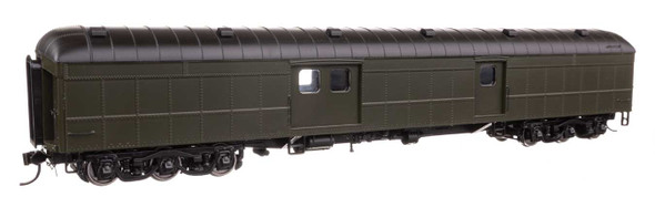 PRE-ORDER: Walthers Proto 920-17501 - 70' Heavyweight Baggage Car Unlettered Arched Roof - HO Scale