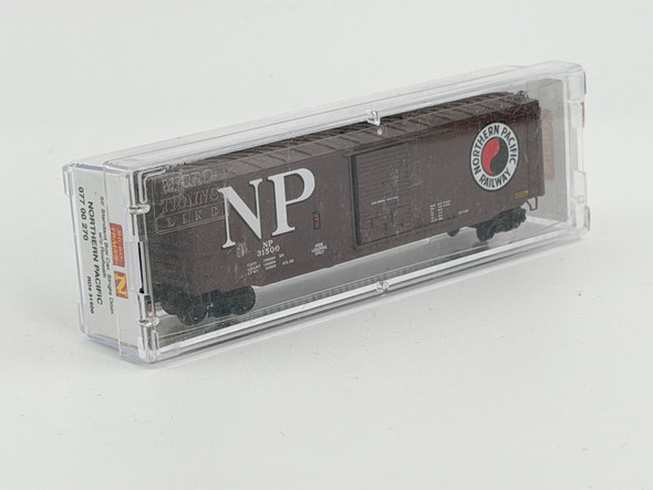 Pre-Owned: Micro-Trains 50’ Standard box car, single door, w/o roof walks Northern Pacific 31500 - N Scale
