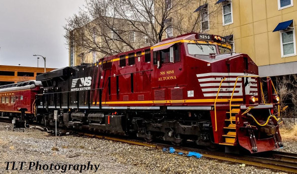 PRE-ORDER: Broadway Limited 10812 - Diecast GE ES44AC  (DC Silent) Norfolk Southern (NS) 8184 "Altoona" - HO Scale