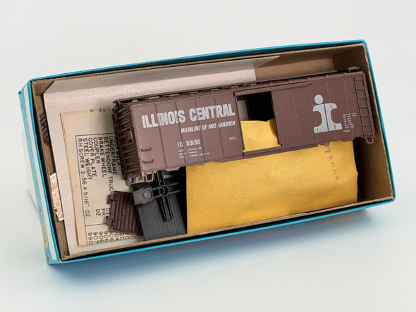 Pre-Owned: Athearn 40' Box Car kit Illinois Central 301130 - HO Scale
