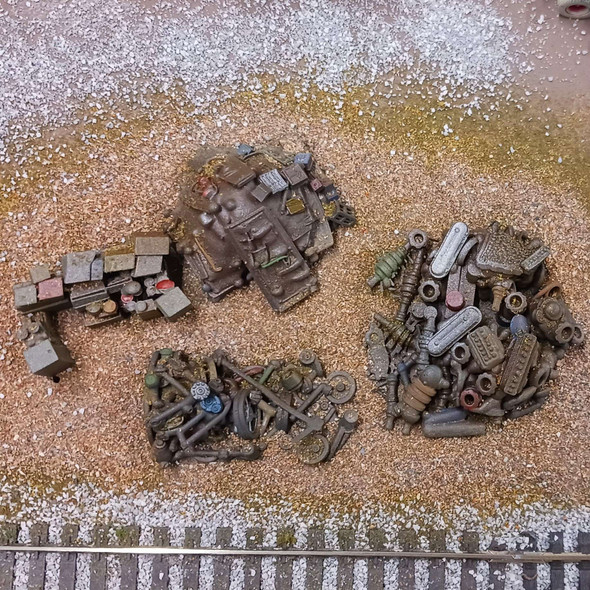 Jackson Railcar H82064 - "Junky" Scrap Piles (4 pk)  - HO Scale