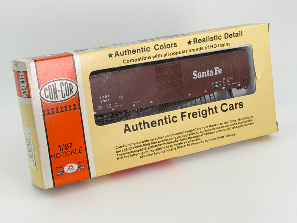 Pre-Owned: Con Cor 60’ Single Door Auto Parts Car kit Santa Fe 37818 - HO Scale