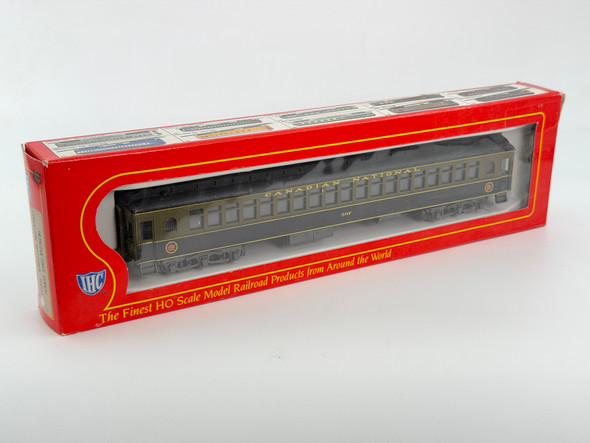 Pre-Owned: IHC Heavyweight Coach Canadian National 387 - HO Scale