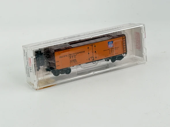Pre-Owned: Micro-Trains 40’ Steel side Ice Reefer Car - NIB Pacific Fruit Express 40400 - N Scale