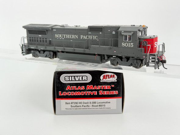 Pre-Owned: Atlas Silver Dash 8 39 B locomotive Atlas Master DC (DC Silent) Southern Pacific 8015 - HO Scale