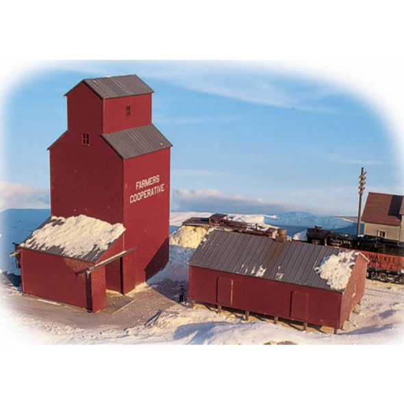 Walthers Cornerstone 933-3238 - Farmer's COOP Grain Elvtr   - N Scale