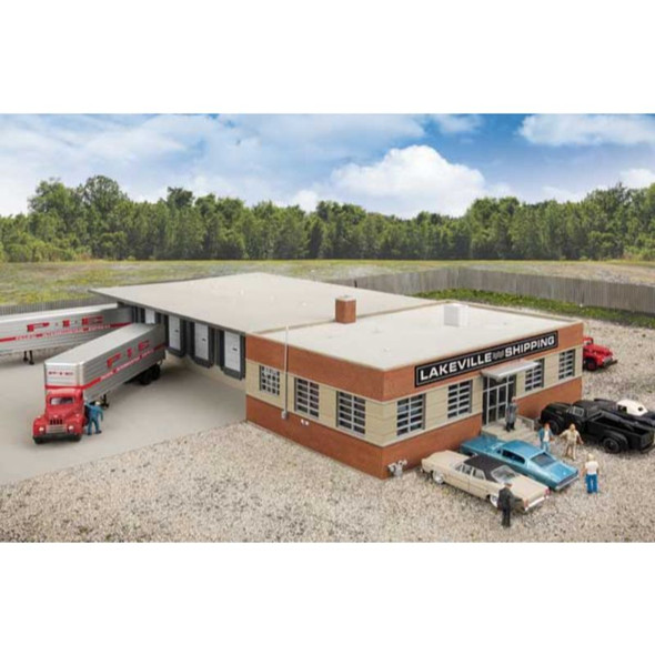 Walthers Cornerstone 933-4131 - Cross-Dock Truck Facility   - HO Scale