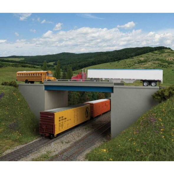 Walthers 933-4565 - Modern Steel and Concrete Highway Overpass with Pipe Railings    - HO Scale