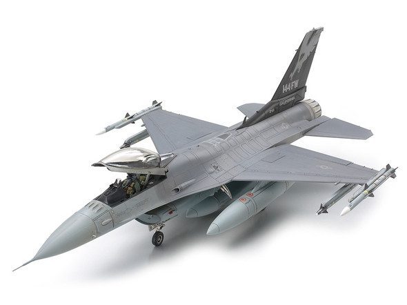 Tamiya 61101 - Lockeed F-16C (block 25/32) United States  - 1:48 Scale Kit