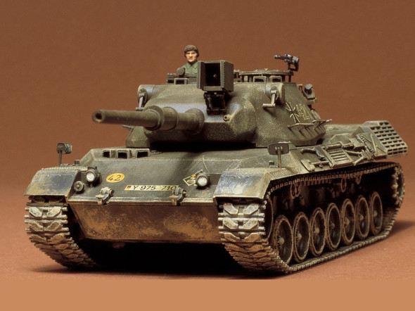 Tamiya 35064 - German Leopard Med Tank Kit Germany  - 1:35 Scale Kit