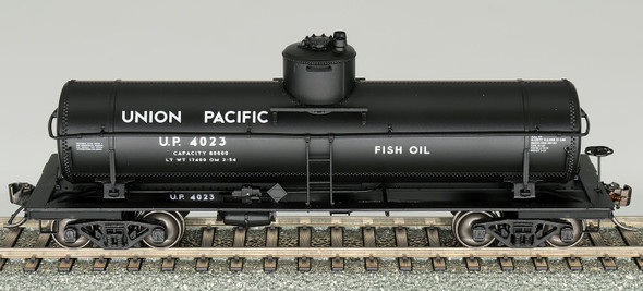 InterMountain 46350-06 - ACF Type 27 Riveted 8,000 Gallon Tank Car Union Pacific (UP) 4128 - HO Scale