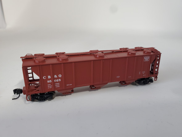 Athearn 28349 - PS-2 2893 3-Bay Covered Hopper Chicago, Burlington & Quincy (CB&Q) 85007 - N Scale