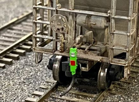 MACRail 907U - Modern Eot (End Of Train) Device V2.0 - Universal Fit (3 Pack) Green  - HO Scale