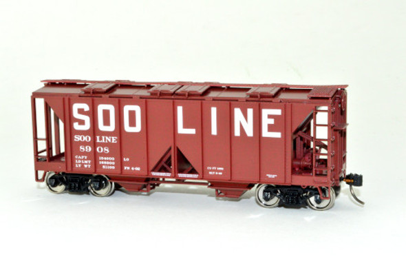 Bowser 43285 - 70 Ton 2-Bay Covered Hopper Soo Line (SOO) 8951 - HO Scale