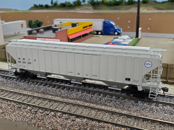 MMRR EXCLUSIVE: InterMountain 23212-02 - 4750 CU FT 3-Bay Rib-Sided Hopper Midwest Railcar (MWCX) 460147 - HO Scale