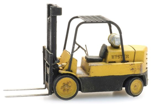 Artitec 387.496 - Yellow 7 Ton Forklift  - HO Scale