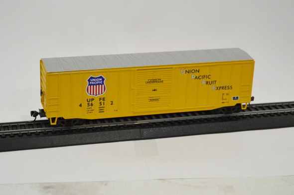 Value Trains USA HO10085 - ACF 50'6" BoxcarFruit Express Scheme Union Pacific (UP) 456512 - HO Scale