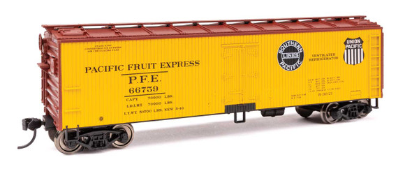 Walthers Mainline 910-41324 - 40' Wood Reefer with Steel ends Pacific Fruit Express (PFE) 66780 - HO Scale