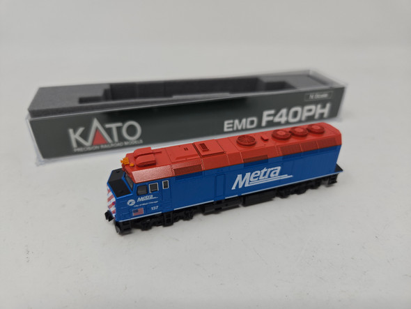 Pre-Owned: Kato EMD F40PH DC Silent Metra (METX) 137 - N Scale