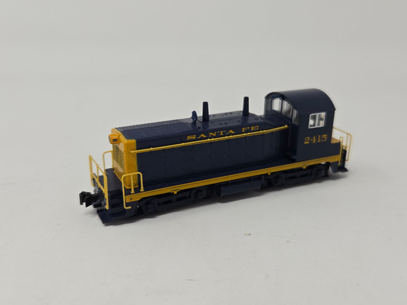 Pre-Owned: Kato EMD NW2 w/ DCC Non Sound Atchison, Topeka and Santa Fe (ATSF) 2415 - N Scale