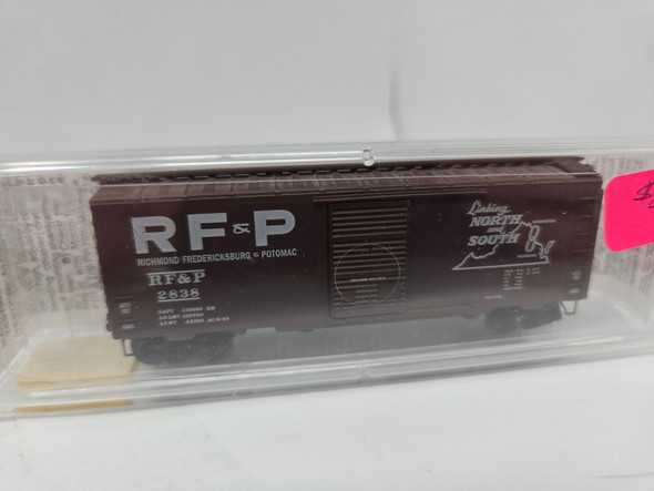 Pre-Owned: Micro-Trains Box 40' Single Door Richmond Fredricksburg & Potomac RF&P 2838 - N Scale