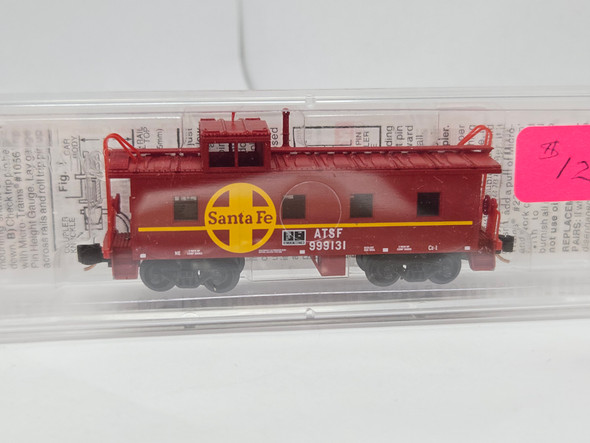 Pre-Owned: Micro-Trains Caboose Riveted Steel Side, Offset Cupola Santa Fe ATSF 999131 - N Scale