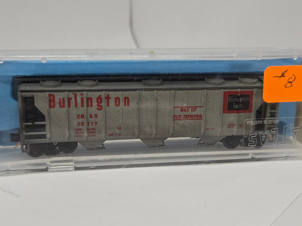 Pre-Owned: Atlas Hopper 3 Bay Covered Chicago Burlington & Quincy CB&Q 85117 - N Scale