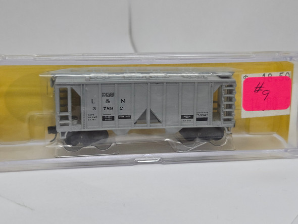 Pre-Owned: Deluxe Hopper 2 Bay Covered Louisville & Nashville L&N 37892 - N Scale