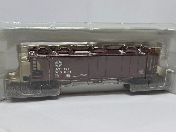 Pre-Owned: Athearn Hopper 3 Bay Covered Santa Fe ATSF 300364 - N Scale