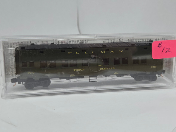 Pre-Owned: Micro-Trains Pass Troop Troop Sleeper U. S. Government 9010 - N Scale