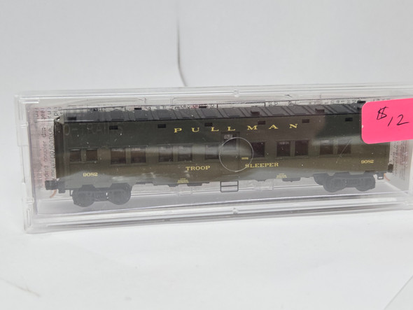 Pre-Owned: Micro-Trains Pass Troop Troop Sleeper U. S. Government 9082 - N Scale
