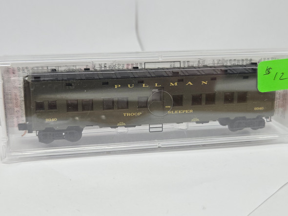 Pre-Owned: Micro-Trains Pass Troop Troop Sleeper U. S. Government 9340 - N Scale