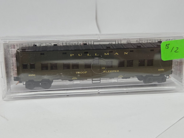 Pre-Owned: Micro-Trains Pass Troop Troop Sleeper U. S. Government 9356 - N Scale