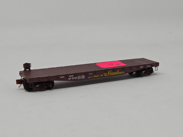 Pre-Owned: Micro-Trains Flat Fish Belly, Side Mounted Brake Wheel Union Pacific UP 57133 - N Scale