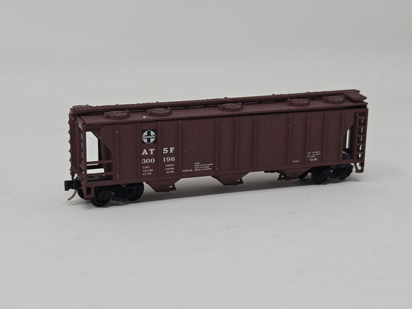 Pre-Owned: Atlas Hopper 3 Bay Covered Santa Fe ATSF 300196 - N Scale