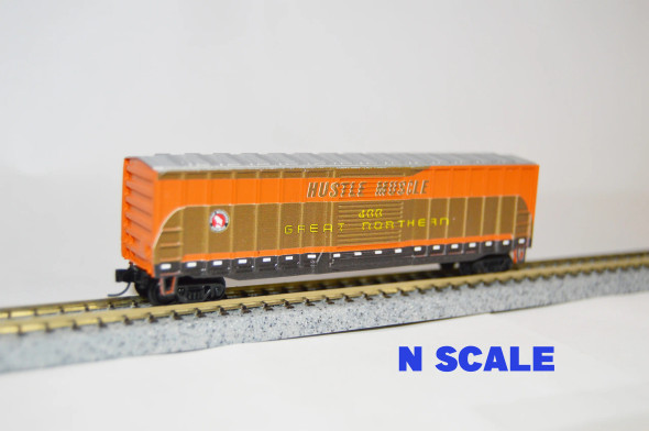 Value Trains USA N10215 - ACF 50'6" Boxcar Great Northern (GN) GN Hustle Muscle Scheme - N Scale