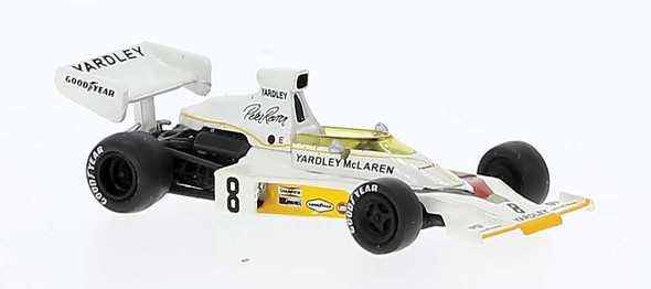Brekina 22955 - 1975 McLaren M23D Peter Revson #8 Yardley  - HO Scale