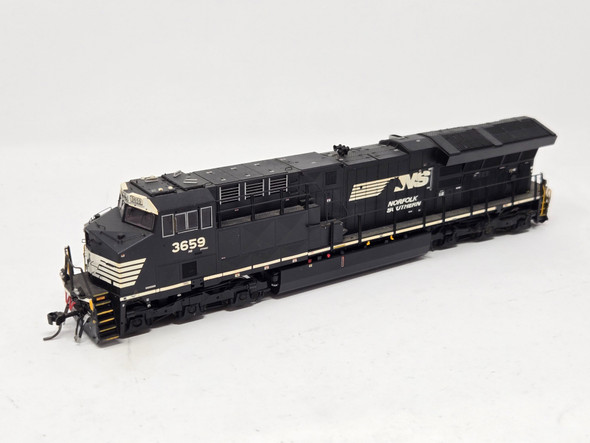 Pre-Owned: Intermountain GE ET44AC (DCC and Sound) Norfolk Southern (NS) 3959 - HO Scale