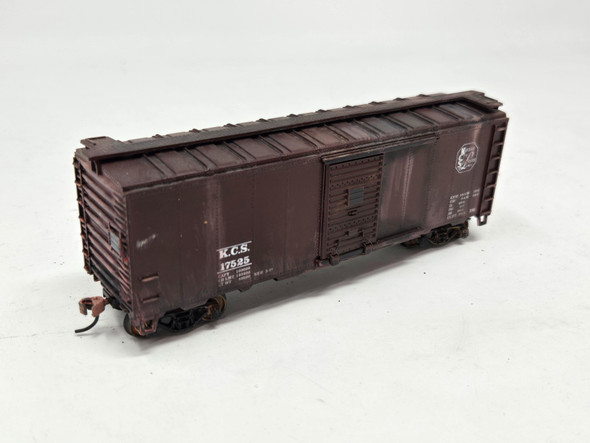 Pre-Owned:  40' Boxcar (weathered) Kansas City Southern (KCS) 17525 - HO Scale