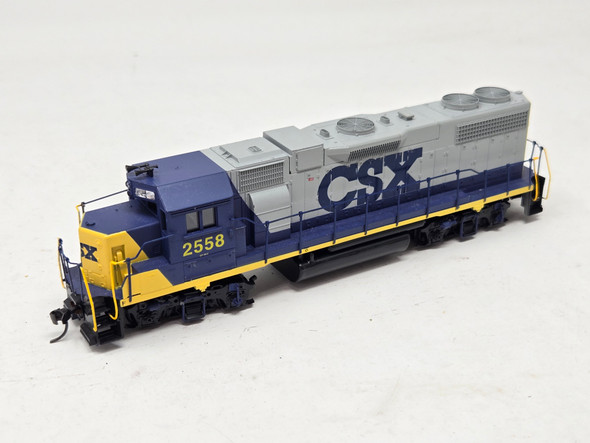 Pre-Owned: Athearn Blue Box EMD GP38-2 (Unpowered Dummy) CSX 2558 - HO Scale