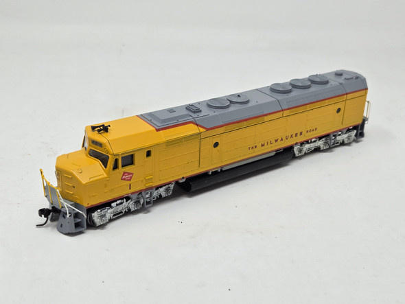 Pre-Owned: Athearn Blue Box EMD FP45 (DC Silent) The Milwaukee Road 1 - HO Scale