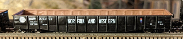 Bluford Shops 52157 - 52'6" Heavily Dented Gondola Norfolk & Western (NW) 275221 - N Scale