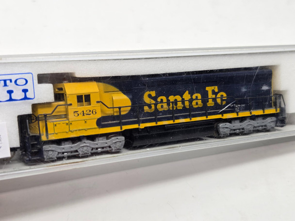 Pre-Owned: Kato EMD SD45 (DC Silent) Atchison, Topeka and Santa Fe (ATSF) 5426 - N Scale